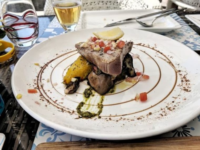 Delplace Bar and Restaurant-4